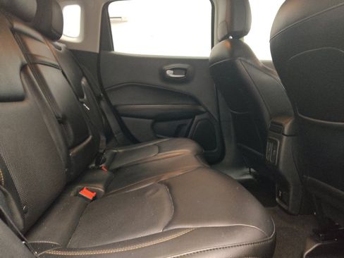 Used 2018 Jeep Compass Limited w/ Navigation Group AWD/4WD image 19