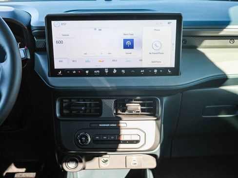 New 2025 Ford Maverick XLT w/ XLT Luxury Package image 13