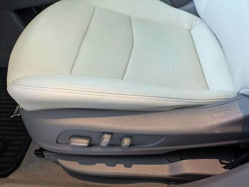 Used 2022 Cadillac XT6 Premium Luxury FWD image 7