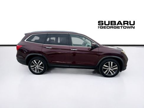 Used 2017 Honda Pilot Touring image 8