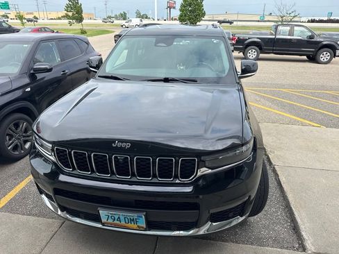 Used 2021 Jeep Grand Cherokee L Limited w/ Luxury Tech Group II AWD/4WD image 9
