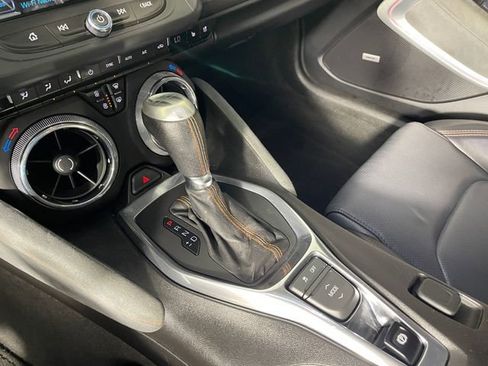 Used 2017 Chevrolet Camaro LT RWD image 9