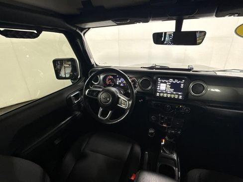 Used 2023 Jeep Wrangler Unlimited Sahara w/ LED Lighting Group AWD/4WD image 16