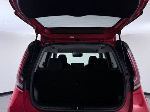 Used 2023 Kia Soul LX w/ Option Group 015 FWD image 18