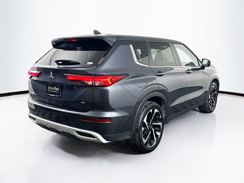Used 2024 Mitsubishi Outlander SE image 9