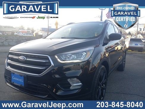 Used 2019 Ford Escape SE image 2
