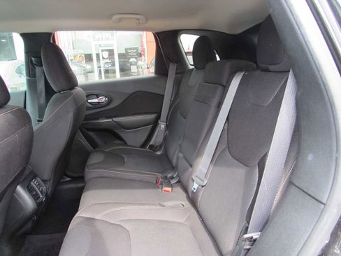 Used 2016 Jeep Cherokee Latitude image 20