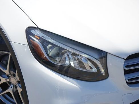 Used 2017 Mercedes-Benz GLC 300 image 10