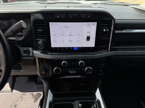 Used 2024 Ford F250 Platinum image 24