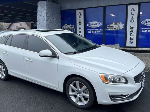 Used 2016 Volvo V60 T5 Premier image 4