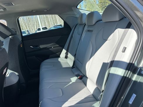 New 2026 Hyundai Elantra Limited FWD image 9