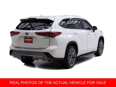 Used 2021 Toyota Highlander Platinum AWD/4WD image 2