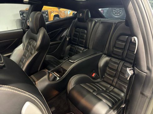 Used 2014 Ferrari FF image 24