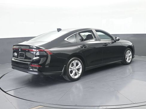 Used 2025 Honda Accord LX image 6