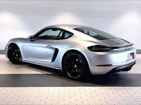 Used 2018 Porsche 718 Cayman GTS RWD image 3