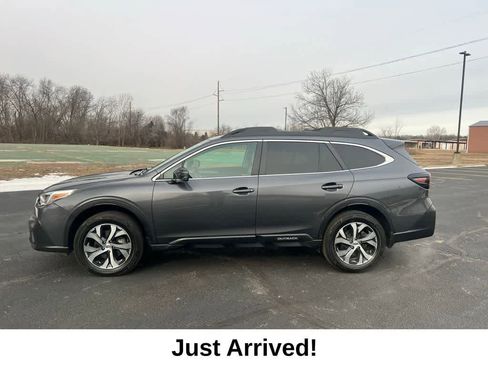 Used 2020 Subaru Outback Limited w/ Popular Package #2 image 3