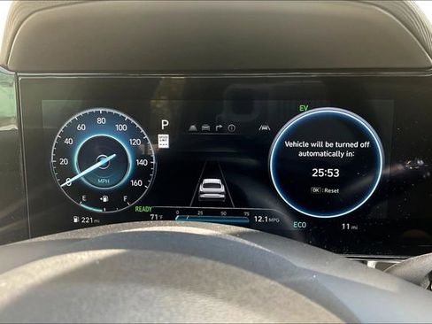 New 2025 Hyundai Elantra Limited image 19