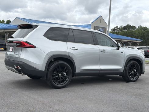 Used 2024 Toyota Grand Highlander AWD Hybrid image 29