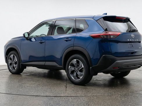 Used 2025 Nissan Rogue SV FWD image 6