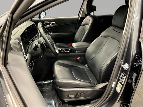Certified 2025 Kia Sportage EX AWD/4WD image 21