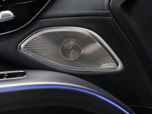 Used 2023 Mercedes-Benz EQS 580 4MATIC SUV w/ Exclusive Trim Package image 17