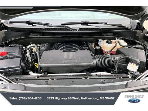 Used 2025 GMC Yukon XL Denali AWD/4WD image 8