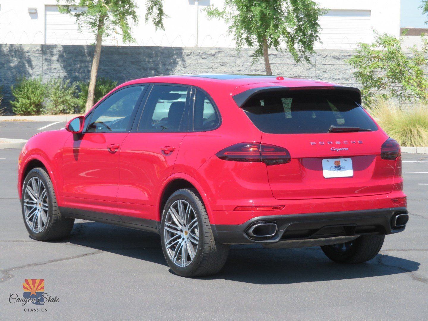 Used 2016 Porsche Cayenne w/ Premium Package AWD/4WD image 8