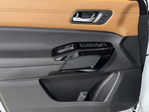 New 2026 Nissan Pathfinder Platinum AWD/4WD image 23