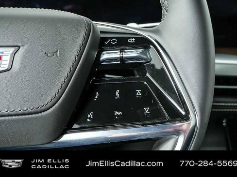 Used 2026 Cadillac Escalade ESV Platinum Sport w/ LPO, ONYX Package AWD/4WD image 12