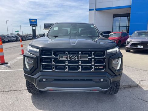Used 2025 GMC Canyon AT4 image 8