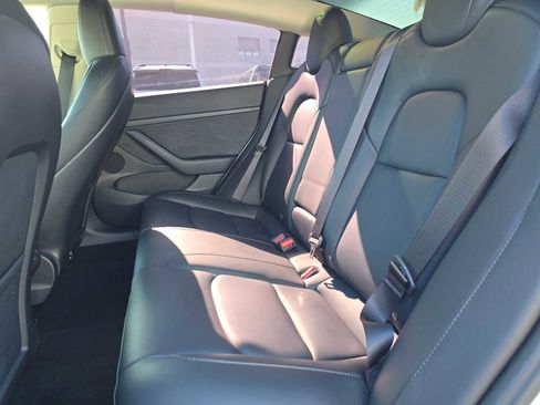 Used 2023 Tesla Model 3 Standard Range image 17
