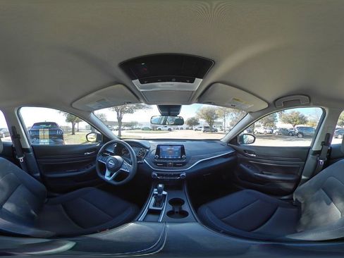 Used 2025 Nissan Altima 2.5 SV image 42