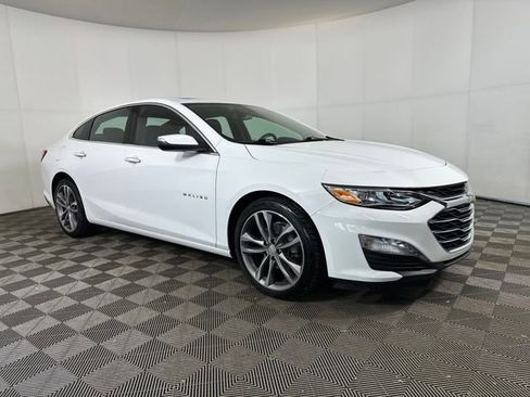 Used 2022 Chevrolet Malibu Premier image 2