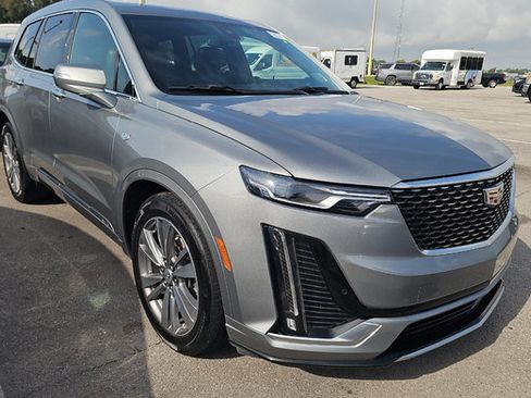 Used 2023 Cadillac XT6 Premium Luxury FWD image 7