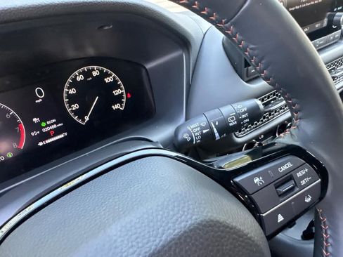 Used 2025 Honda HR-V Sport image 18