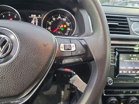 Used 2017 Volkswagen Passat 1.8T S image 20