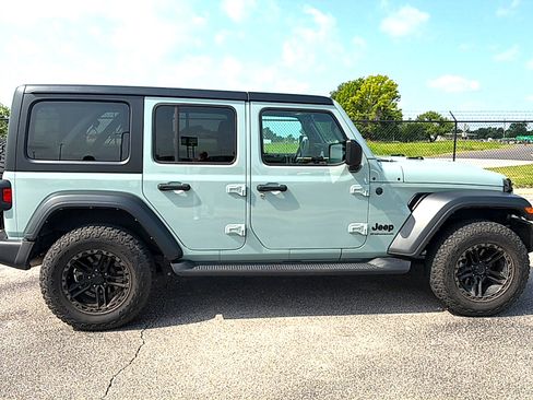 Used 2024 Jeep Wrangler Unlimited Sport AWD/4WD image 5