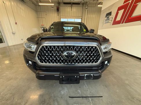 Used 2019 Toyota Tacoma TRD Off-Road image 10