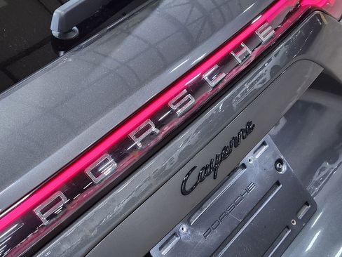 Used 2022 Porsche Cayenne image 26
