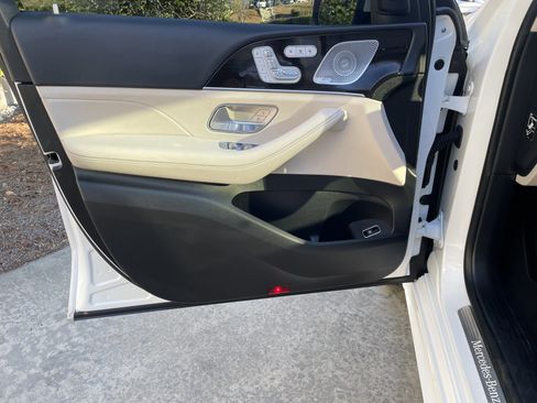 Certified 2025 Mercedes-Benz GLE 350 4MATIC w/ AMG Line Exterior image 16