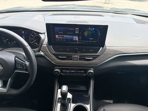 Used 2024 Nissan Altima 2.5 SL FWD image 18