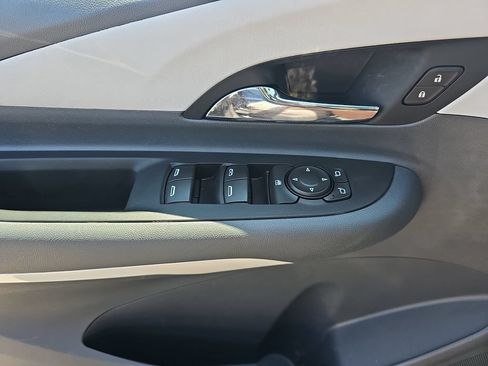 Used 2020 Chevrolet Bolt LT FWD image 26