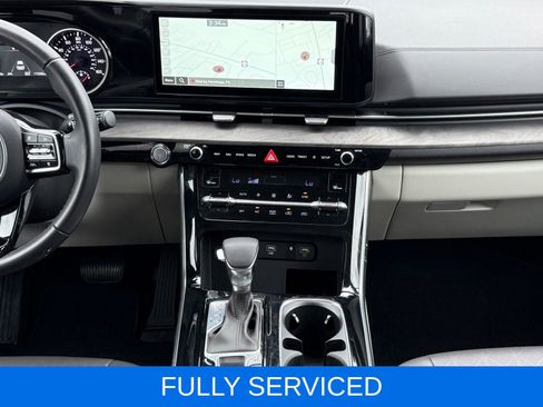 Used 2024 Kia Carnival EX FWD image 27