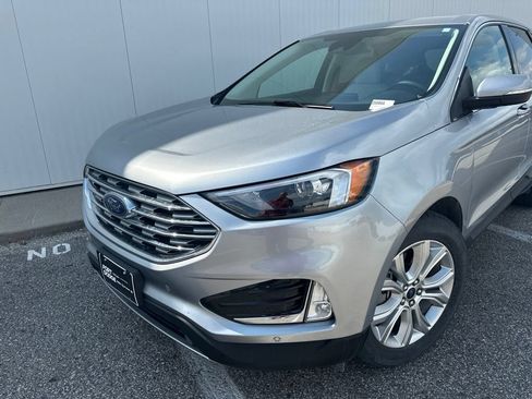 Used 2022 Ford Edge Titanium AWD/4WD image 2