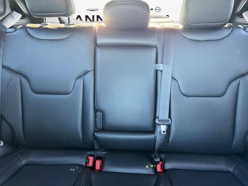 Used 2024 Jeep Compass Limited image 16