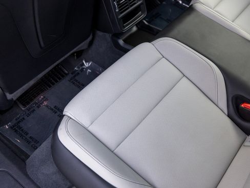 Certified 2022 Porsche Taycan 4 Cross Turismo image 39