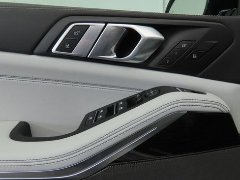 Used 2026 BMW X5 sDrive40i w/ M Sport Package image 25