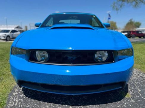 Used 2010 Ford Mustang GT RWD image 3
