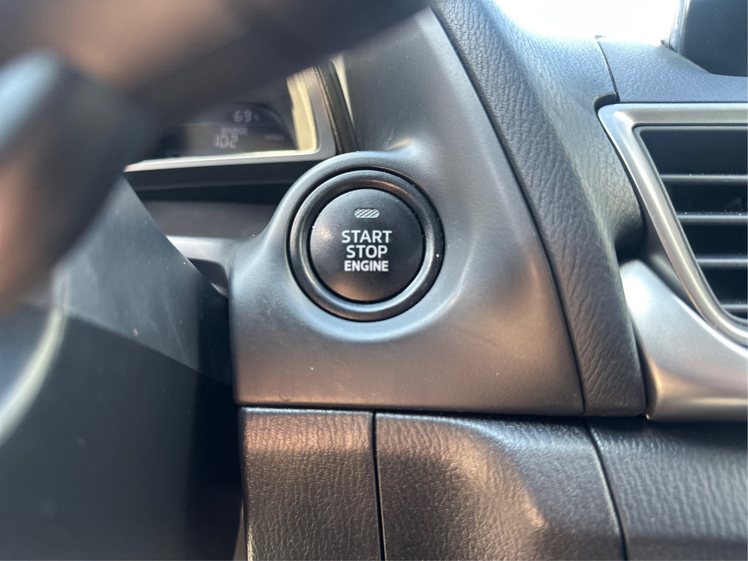 Used 2018 MAZDA MAZDA3 Touring FWD image 31