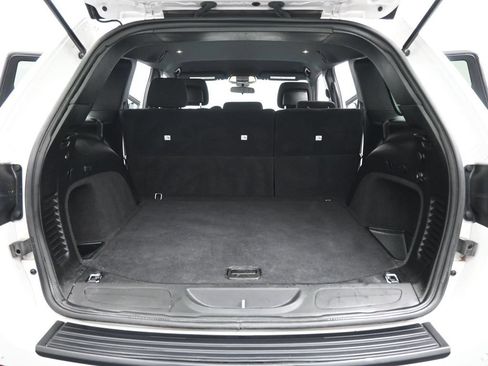 Used 2021 Jeep Grand Cherokee Laredo RWD image 20
